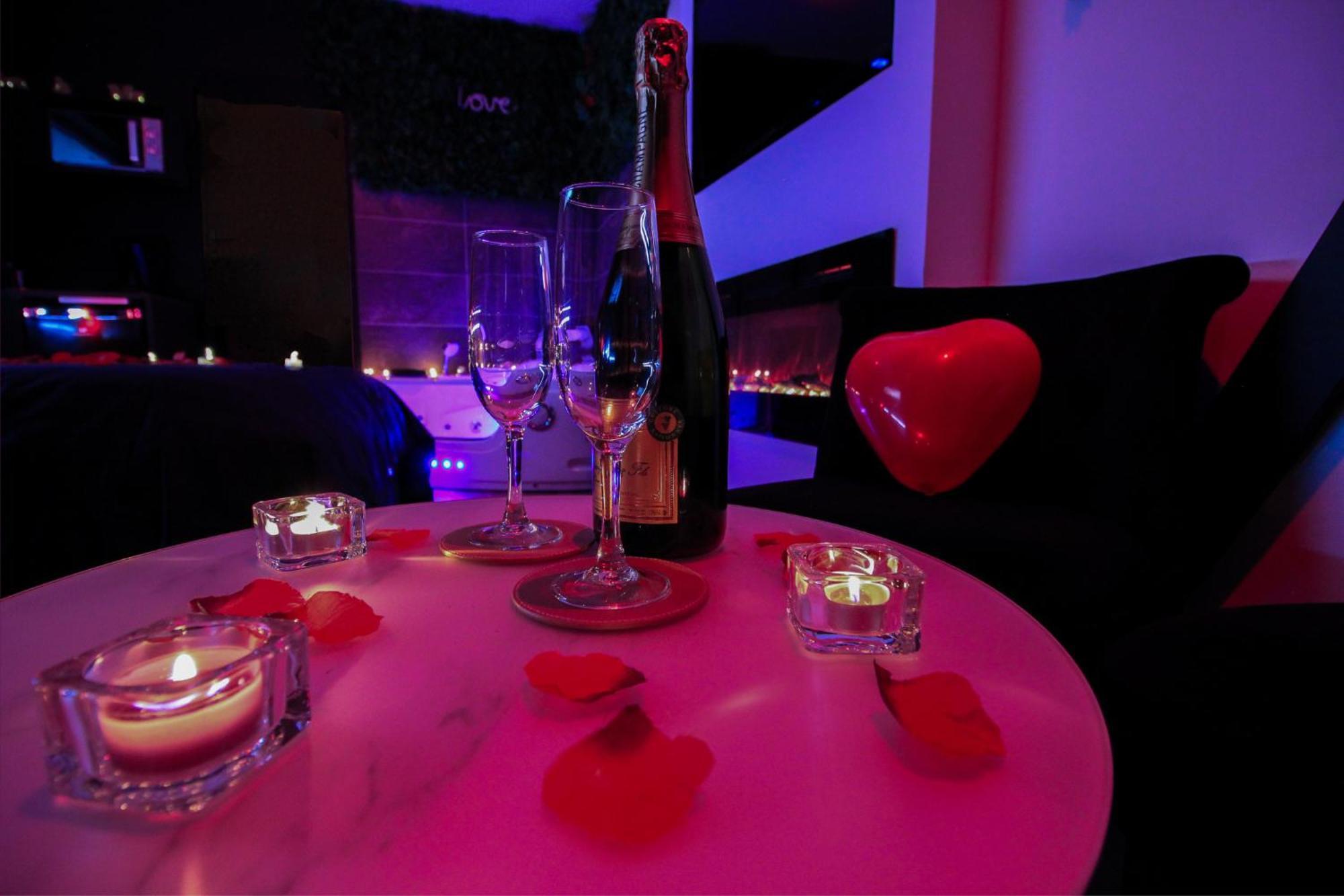 Loveroomxspa Bourg-Saint-Christophe Εξωτερικό φωτογραφία