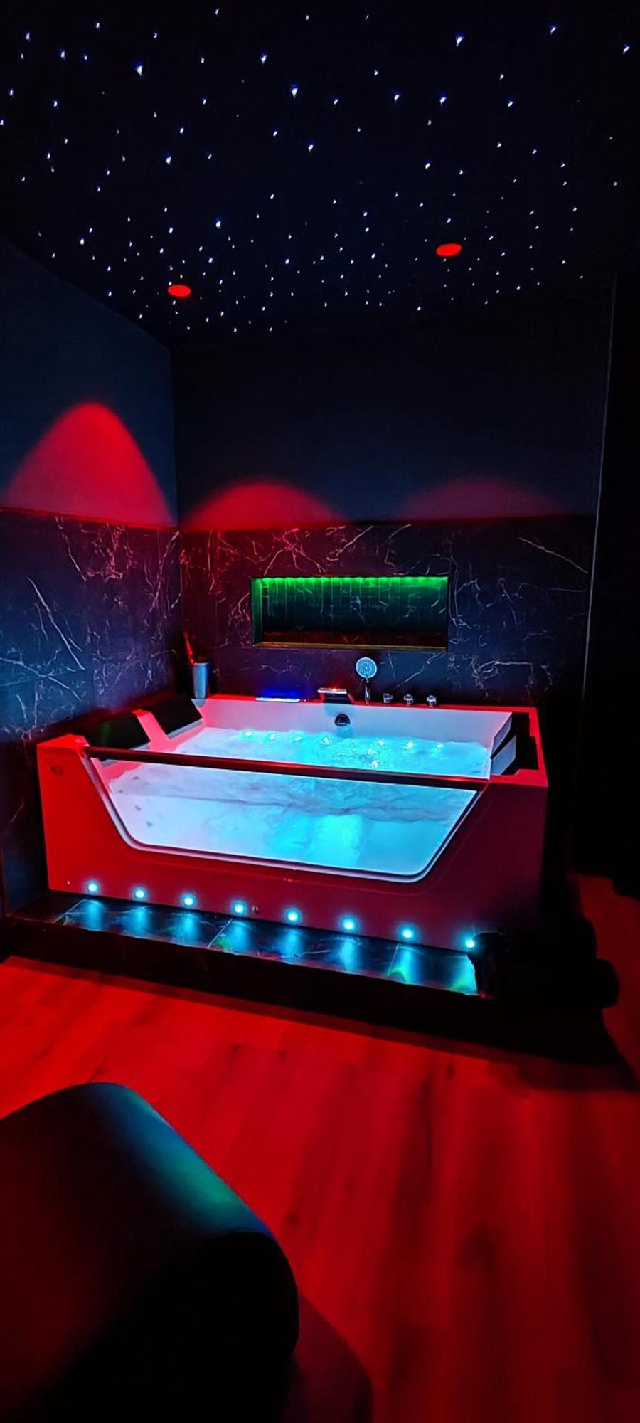 Loveroomxspa Bourg-Saint-Christophe Δωμάτιο φωτογραφία